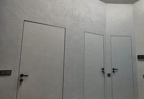 Тайные двери и стеклянные акценты: дизайн вне времени