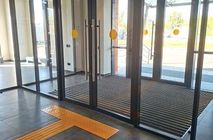 NAYADA задала стиль в новом теннисном центре — перегородки Nayada-Standart с остеклением
