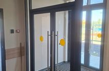 NAYADA задала стиль в новом теннисном центре — перегородки Nayada-Standart с остеклением