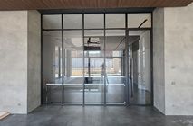 Свет, стекло, структура: Современный интерьер без компромиссов