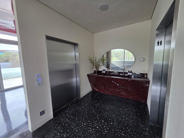 Фото Сталь в движении: как двери становятся частью гастрономического сценария