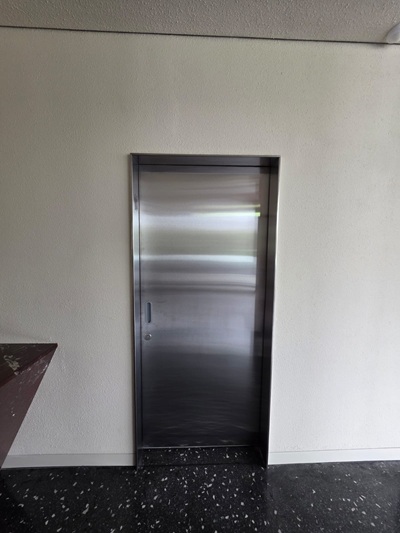 Фото Сталь в движении: как двери становятся частью гастрономического сценария