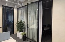 NAYADA создала в Esentai City «стеклянный» офис с характером
