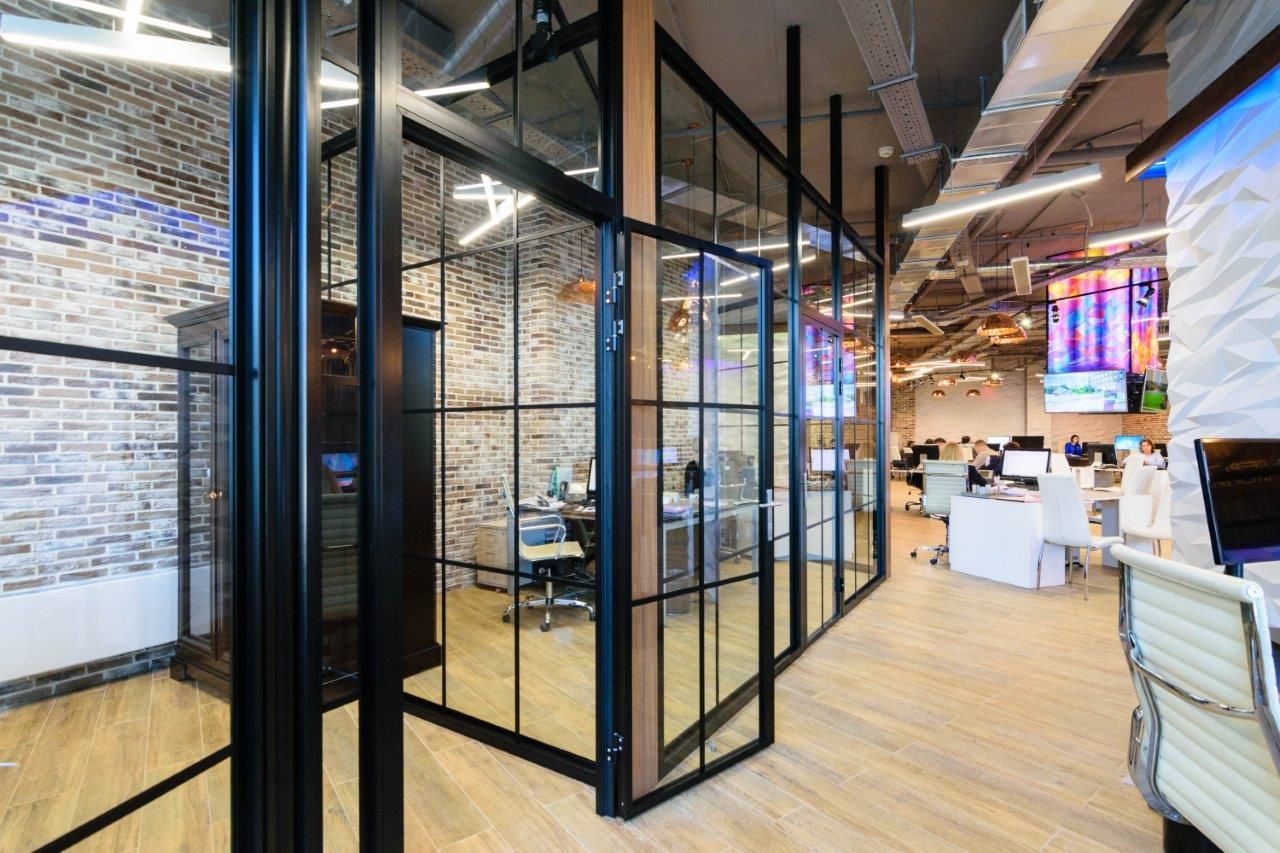 Фото Каркасная перегородка с дверью NAYADA-Quadro